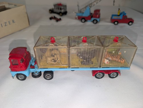 Corgi toys 1139 chipperfields - toys,